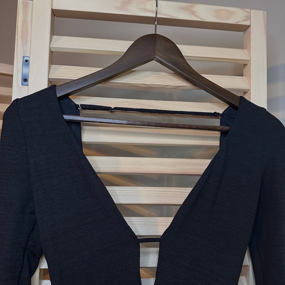 Brand New Oh Polly Long Sleeve Black V-Neck Women's Dress XS - Picture 3 of 4